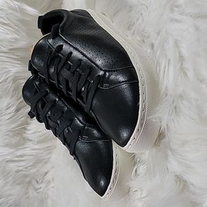 Dr. Scholl's Black and White Sneakers